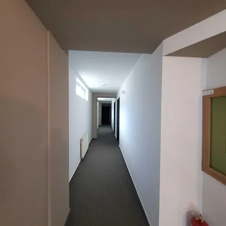 Center 3*