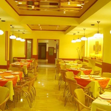 Hotel Center 3*