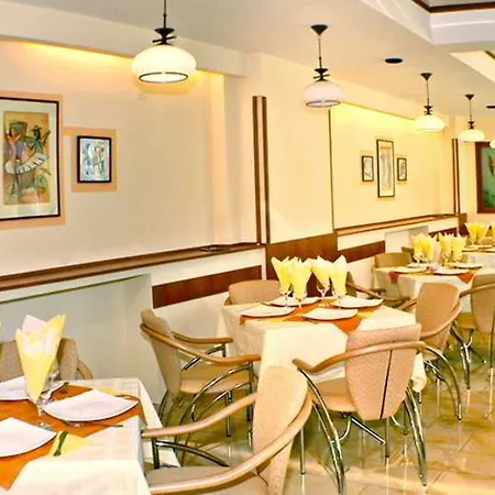 Hotel Center 3*